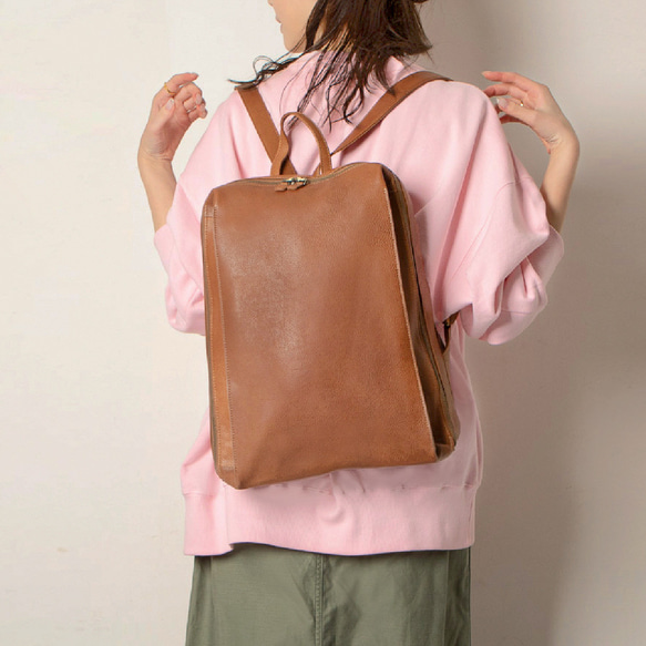 【限時特惠25%折扣】真皮雙肩包，大容量，女款，附電腦隔層，駝色，HAB029-MO 第2張的照片