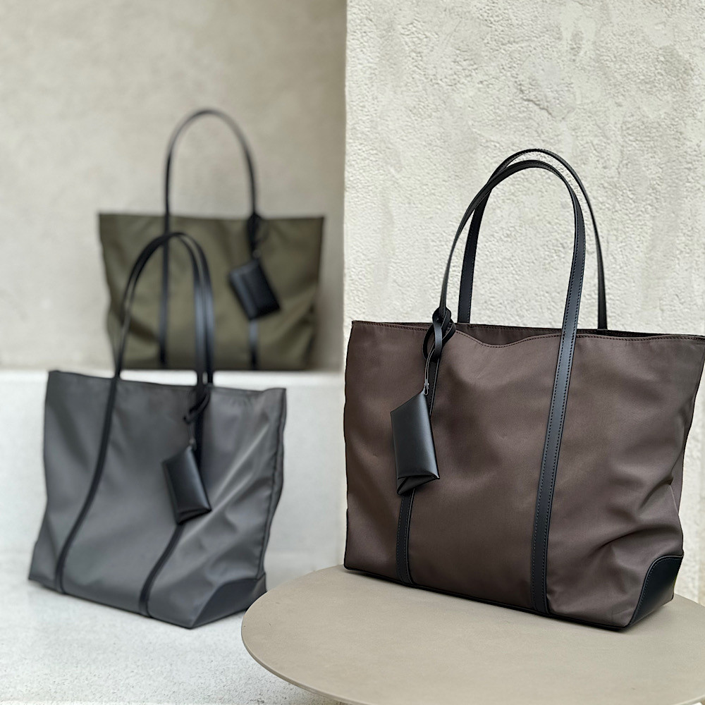 撥水加工ナイロンレザー　トートバッグ　L  大容量バッグ　通勤バッグ　旅行バッグ　本革ミニポーチ付き　名入れ可