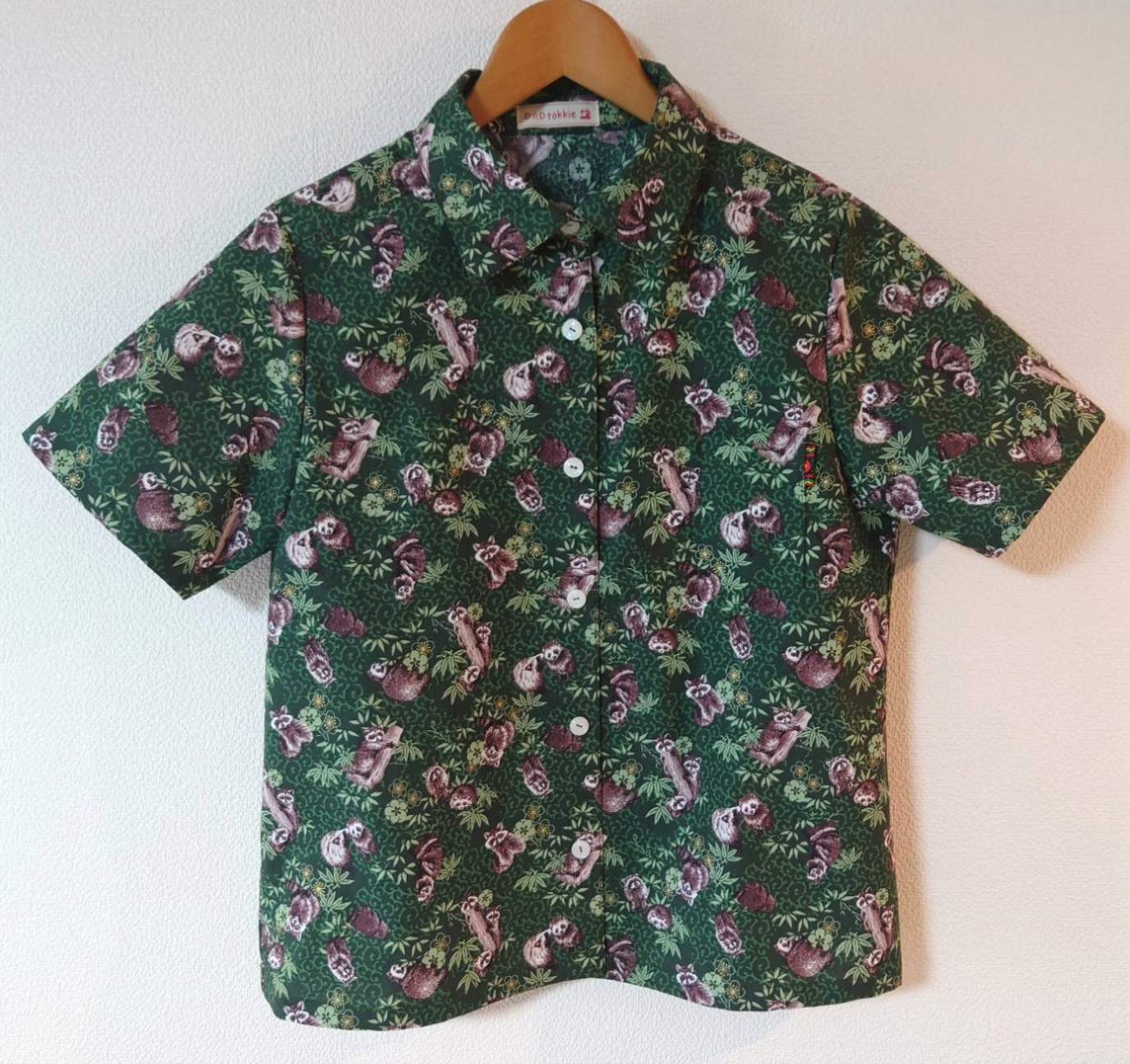 タヌキ？アライグマ？のシャツ　レディースM