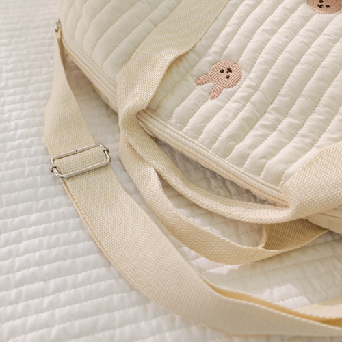 新作！キルティングヌビ刺繍ボストンバッグ 軽量大容量ショルダー