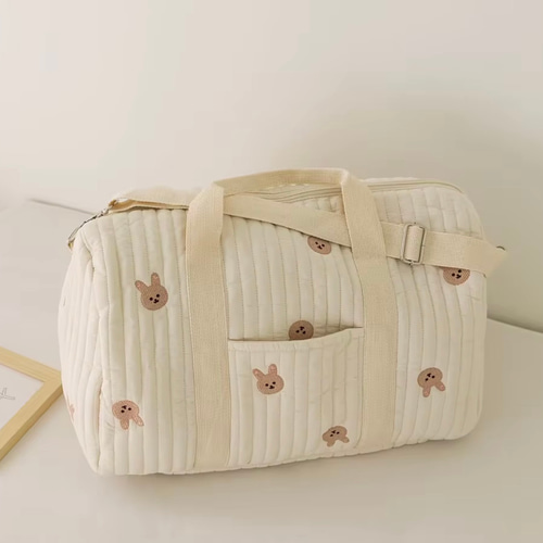 新作！キルティングヌビ刺繍ボストンバッグ 軽量大容量ショルダー