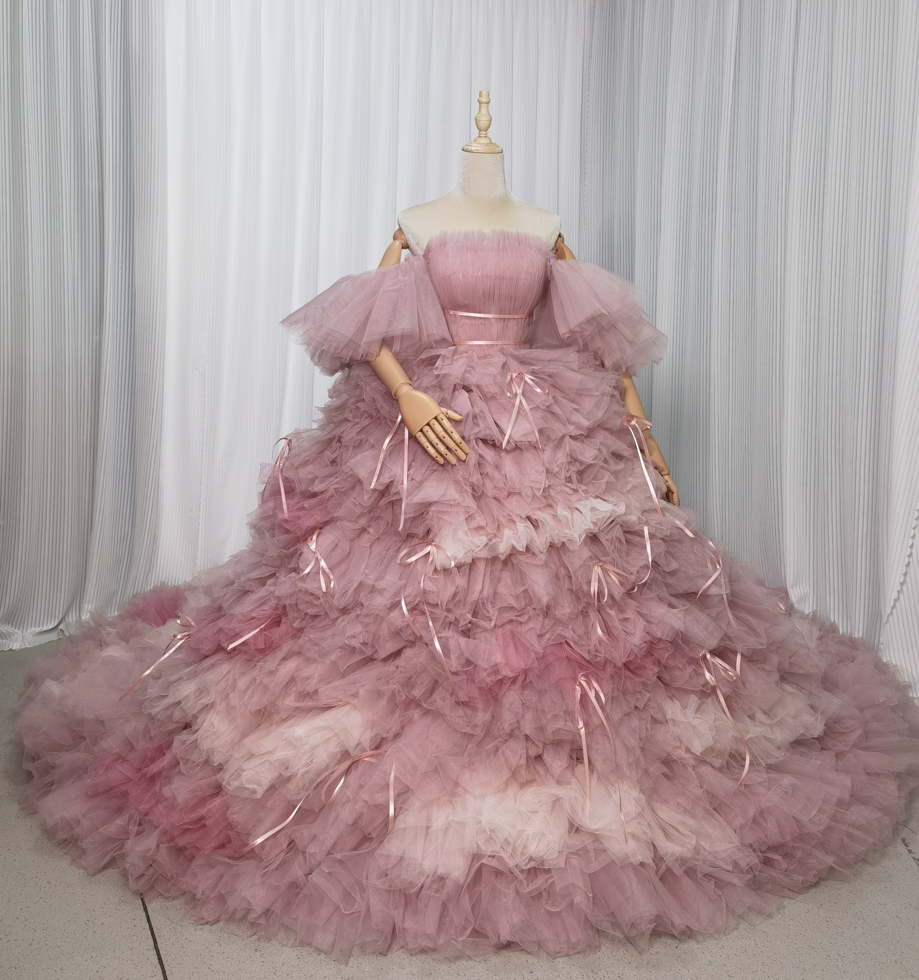 送料無料！カラードレス ピンク もこもこドレス リボン 編み上げ 披露宴/結婚式 花嫁/ウェディングドレ 可愛い