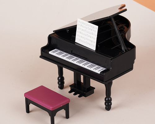 ドールハウス ミニチュア三脚ピアノ 手のひらサイズ ピアノ ミニチュア
