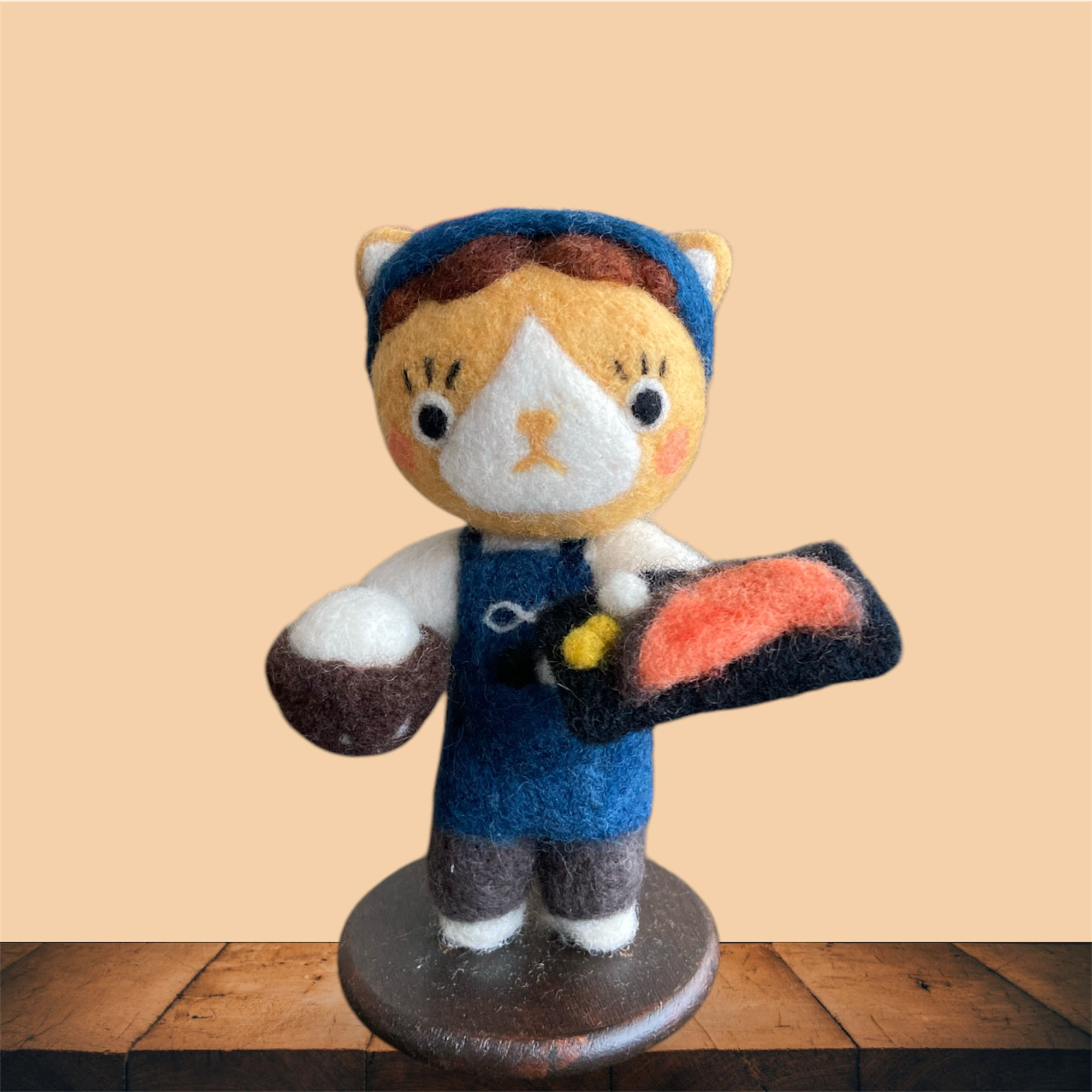 羊毛フェルト　定食屋の看板！おばちゃんネコ