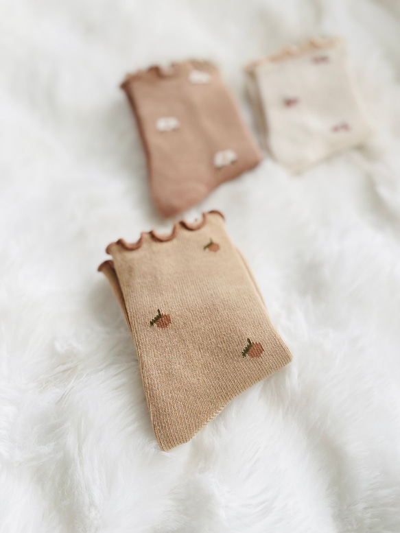 【ギフトセットver.44 】4点セット 出産祝い　名入れスタイ　おしゃぶりホルダー　歯固め　靴下　名前入り 12枚目の画像