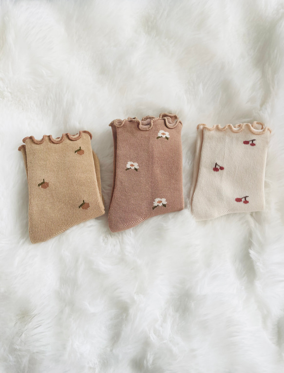 【ギフトセットver.44 】4点セット 出産祝い　名入れスタイ　おしゃぶりホルダー　歯固め　靴下　名前入り 11枚目の画像