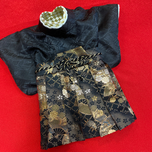 犬の袴✨犬用本格袴セット 金襴西陣織 黒×金 扇柄 犬服 ペット服