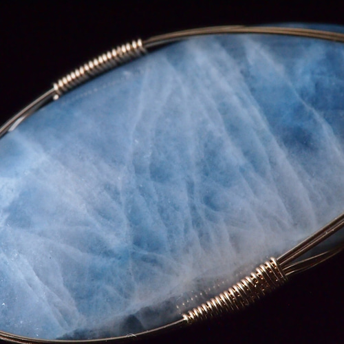 ハンドメイドの入りコン沢トップ　ペンダントトップ　糸魚川翡翠 ハンドメイドの入りコン沢トップ ペンダントトップ 糸魚川翡翠