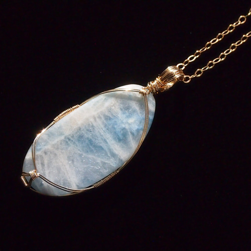 糸魚川産コン沢青翡翠の女神巻き®ペンダントトップ ペンダントトップ