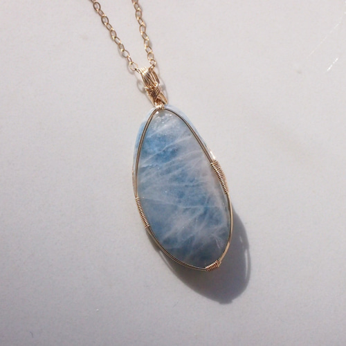 糸魚川産コン沢青翡翠の女神巻き®ペンダントトップ ペンダントトップ