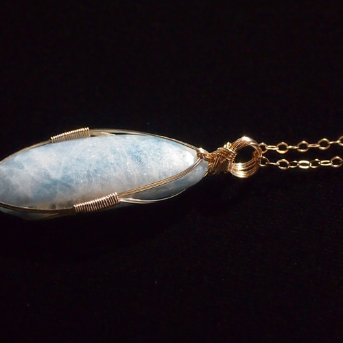 糸魚川産コン沢青翡翠の女神巻き®ペンダントトップ ペンダントトップ