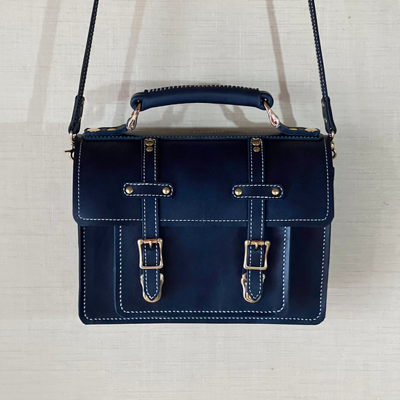 ネイビーのサッチェルバッグ 背面に焼き印有り！ ショルダーバッグ