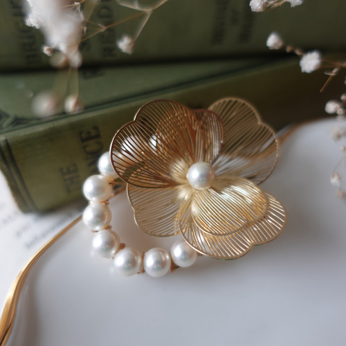 ゴールド 透かしお花とパールのブローチ / 国産貝パール フォーマル