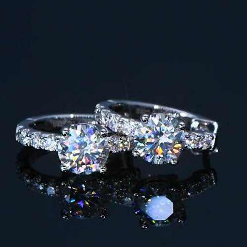モアサナイト 1.18ct×2 フープピアス キラキラ ラグジュアリー モアサナイト 1.18ct×2 フープピアス キラキラ ラグジュアリー
