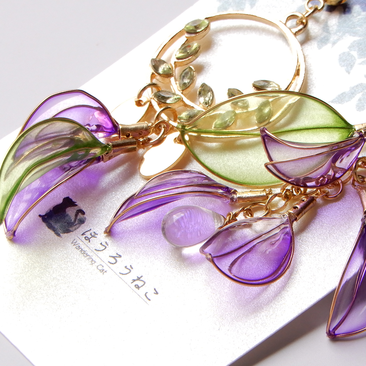 『藤の花』 － 藤のアシンメトリーピアス・イヤリング　ディップアート/ふじ/耳飾り