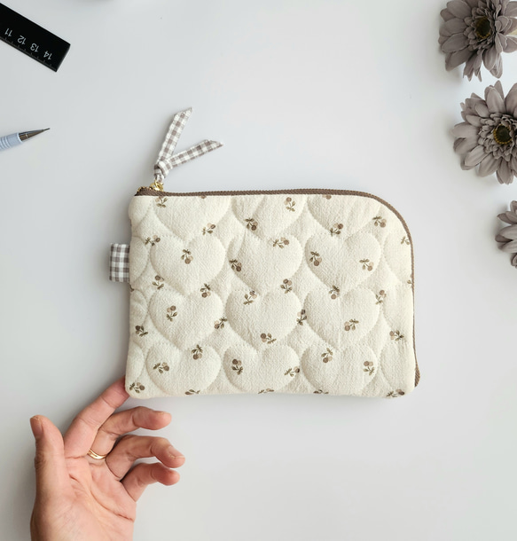 ちえ◎Handmade L字型ポーチ❣️4点セット◎ L様専用◎Handmade L字型ポーチ❣️ファスナーポケット◎ - メルカリ