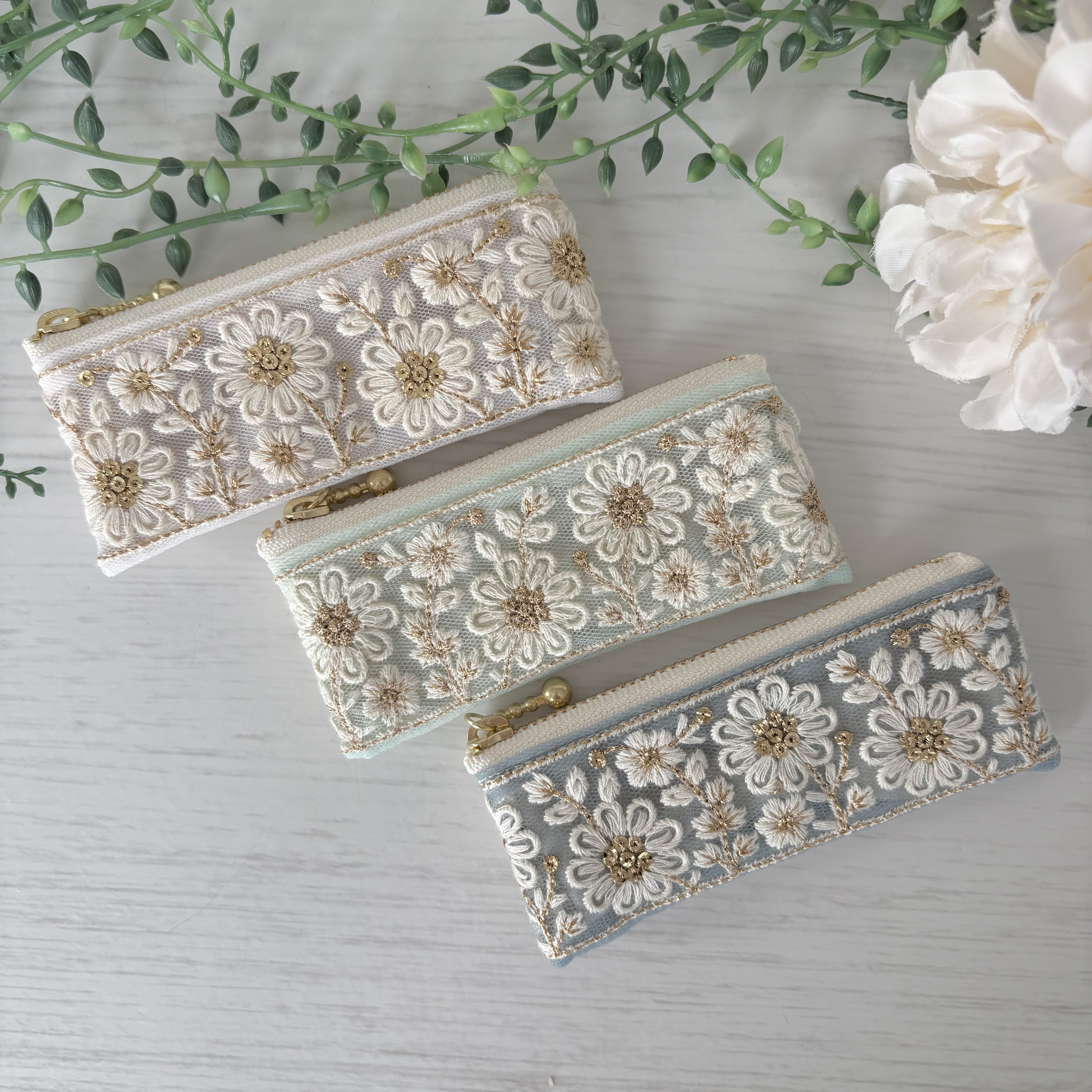 インド刺繍リボン　フラットポーチ　専用ページ レシピ】インド刺繍リボンのフラットファスナーポーチの作り方