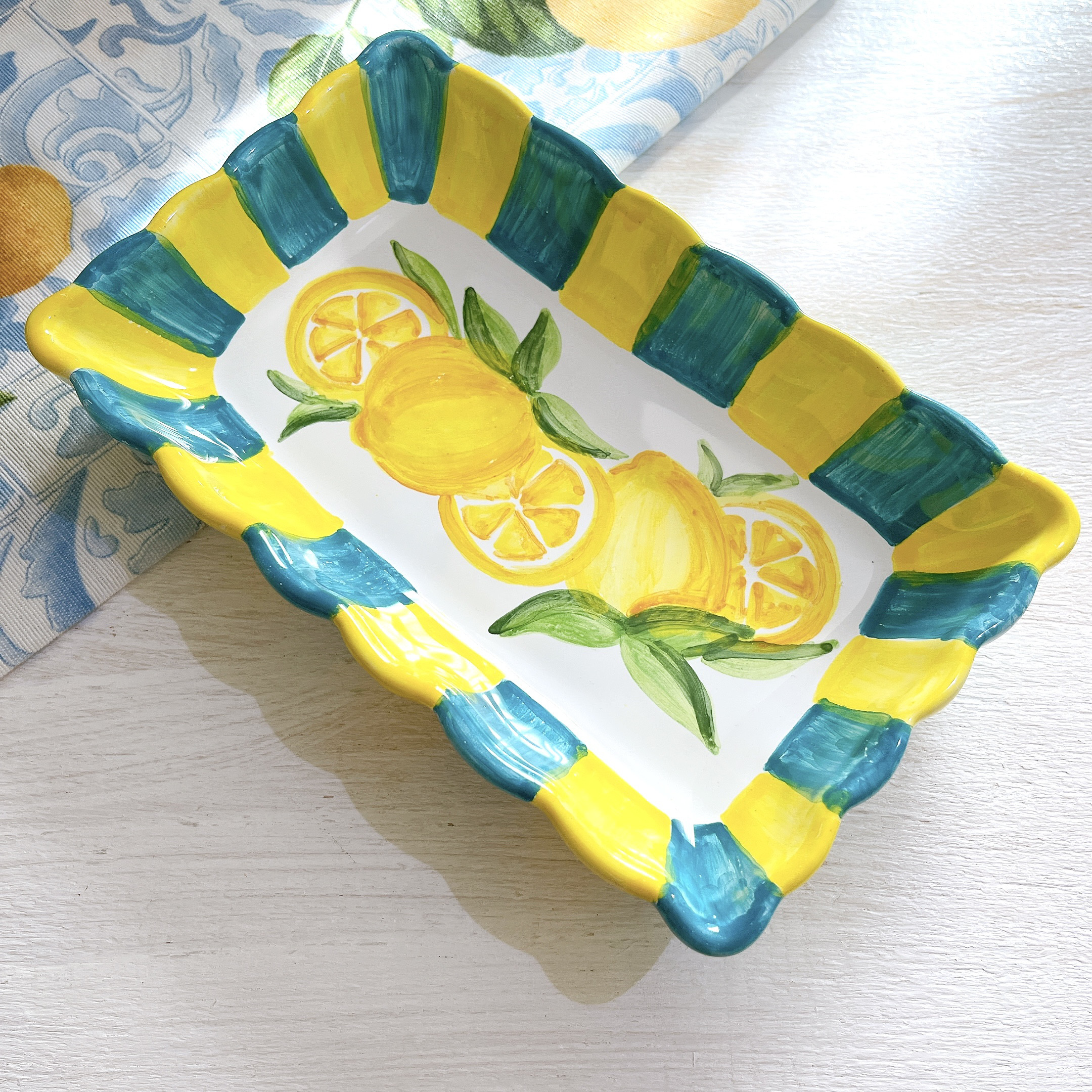 マヨリカ焼きのスクエアトレイ　レモン柄