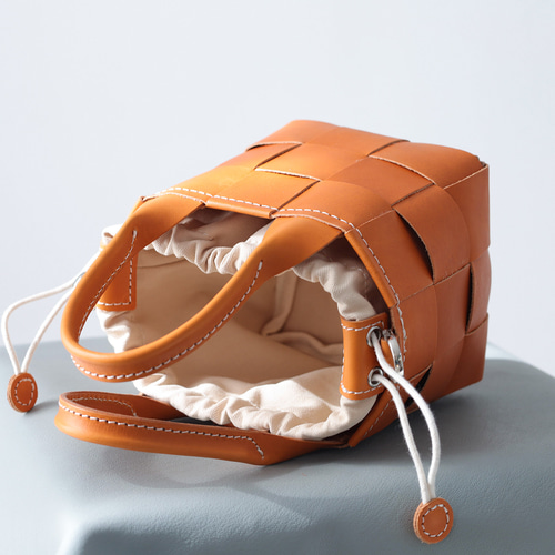 BOTTEGA VENETA ブラウン レザー トートバッグ 大きめ 肩掛け BOTTEGA VENETA ブラウン レザー トートバッグ 大きめ 肩掛け