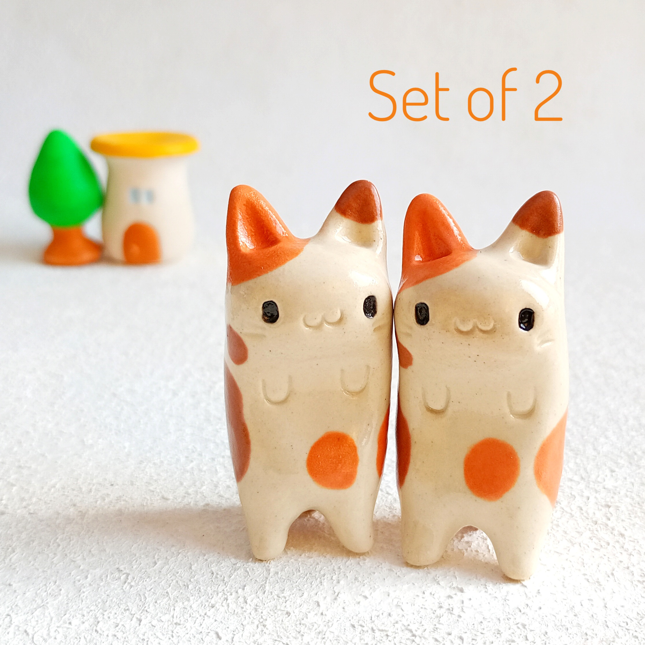 双子三毛猫ペンレスト　動物の陶器　在庫有り