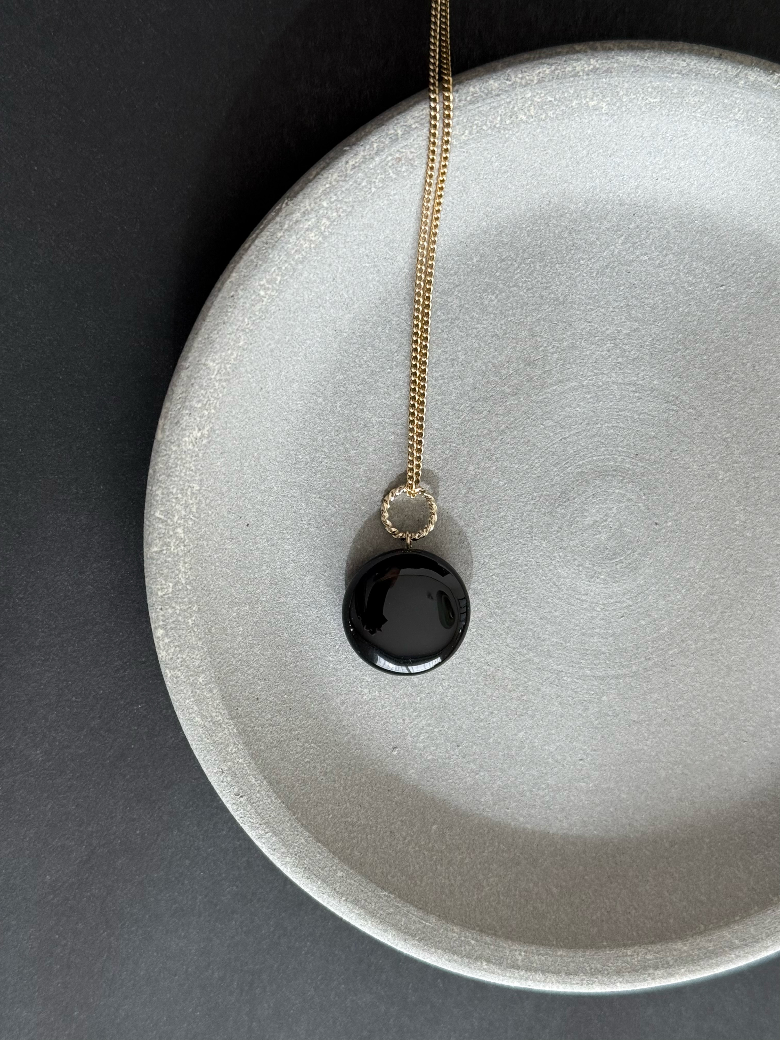 黒瑪瑙(ブラックオニキス)♚ペンダントトップ