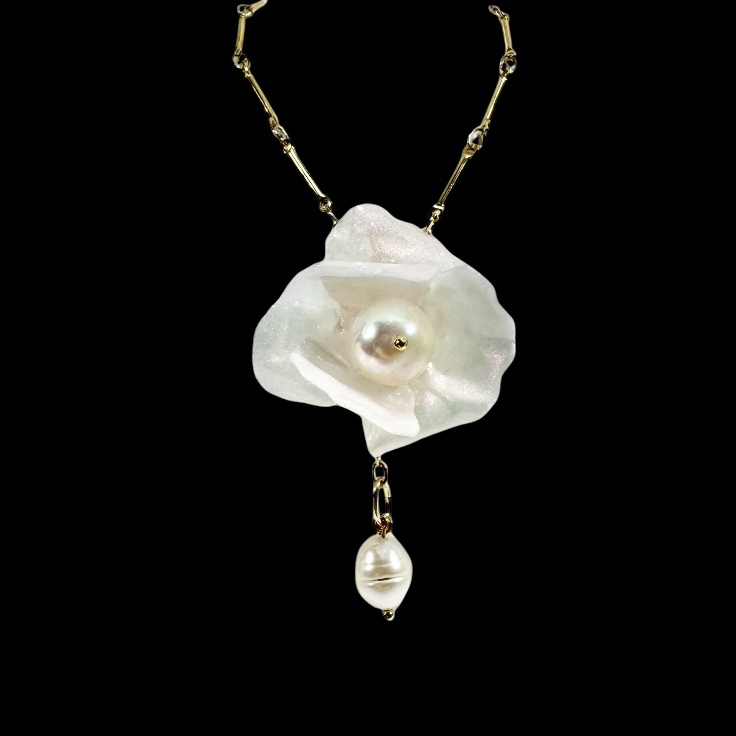 アネモネ　ネックレス　白　お花　春　季節　淡水パール　一粒　エレガント　アップサイクル エコ サステナブル　お揃い