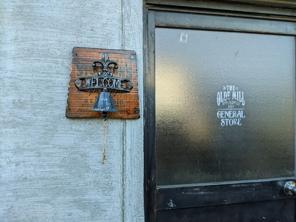 アンティークウッドが飾る おしゃれなドアノックベル  ヴィンテージ オーナメント  #店舗什器  #ガーデニング 2枚目の画像