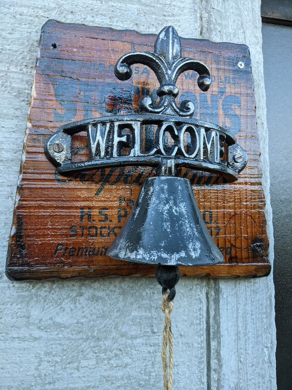 アンティークウッドが飾る おしゃれなドアノックベル  ヴィンテージ オーナメント  #店舗什器  #ガーデニング 5枚目の画像