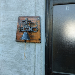 アンティークウッドが飾る おしゃれなドアノックベル  ヴィンテージ オーナメント  #店舗什器  #ガーデニング 3枚目の画像