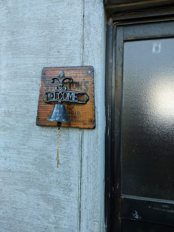 アンティークウッドが飾る おしゃれなドアノックベル  ヴィンテージ オーナメント  #店舗什器  #ガーデニング 3枚目の画像