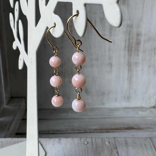 次回入荷未定】さくら色の珊瑚 スリーコーラルライン ピアス ピアス