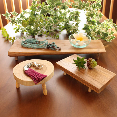 木製トレイ チーク材 無垢 原木 脚付き 長方形 アクセサリートレイ