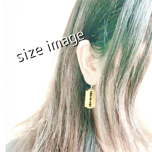 ロゴ入り カミソリ シザー チャーム ピアス イヤリング