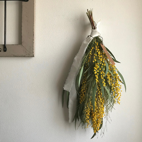 すぐに発送できます】ミモザとユーカリのスワッグ 44㎝ スワッグ sora