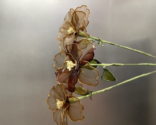 jyunko.0608です♪藤の花ですディップフラワー(アメリカンフラワー 275 #ディップフラワー 藤の花を作ってみました。#ディップ