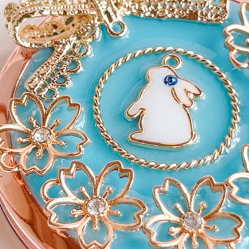 桜咲く幸せうさぎのコンパクトミラー※ターコイズブルー 桜 うさぎ