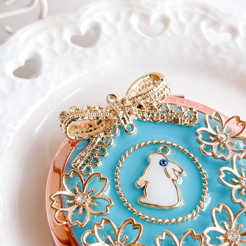 桜咲く幸せうさぎのコンパクトミラー※ターコイズブルー 桜 うさぎ