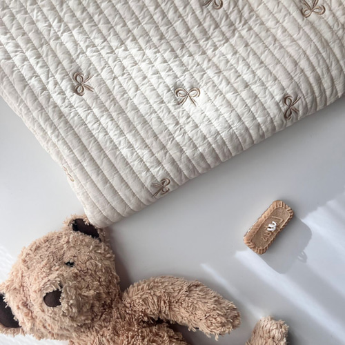 オフホワイト生地リボン刺繍】ヌビ 韓国 おしゃれ 中綿 入園グッズ