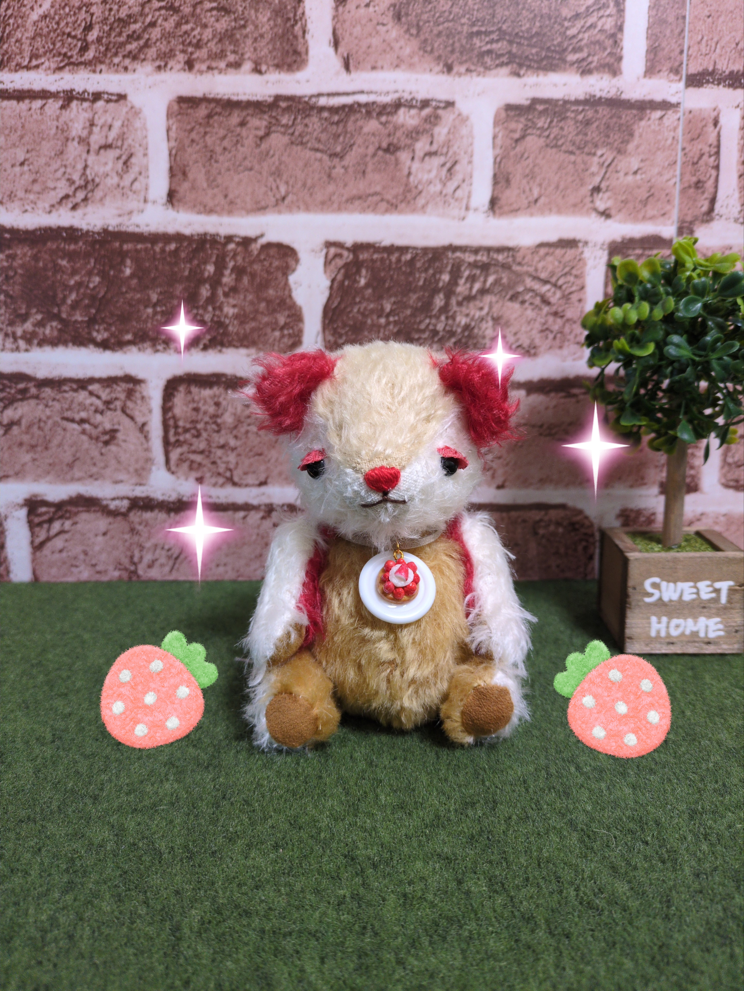 うとうと夢みる＊いちごタルトモチーフのテディベア｜ドイツ製モヘア｜ミニチュアペンダント付き
