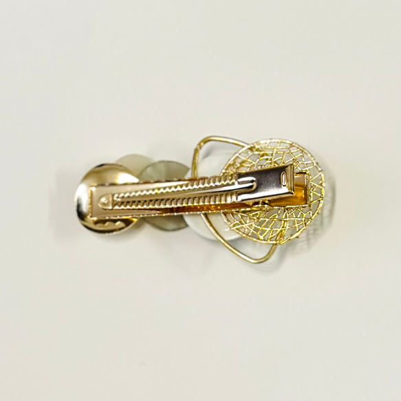 【送料無料】シェルと透かしゴールド ヘアクリップ 4枚目の画像