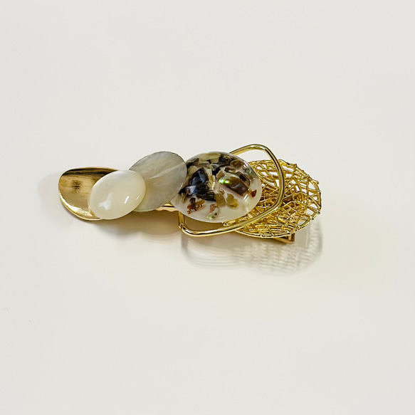 【送料無料】シェルと透かしゴールド ヘアクリップ 3枚目の画像