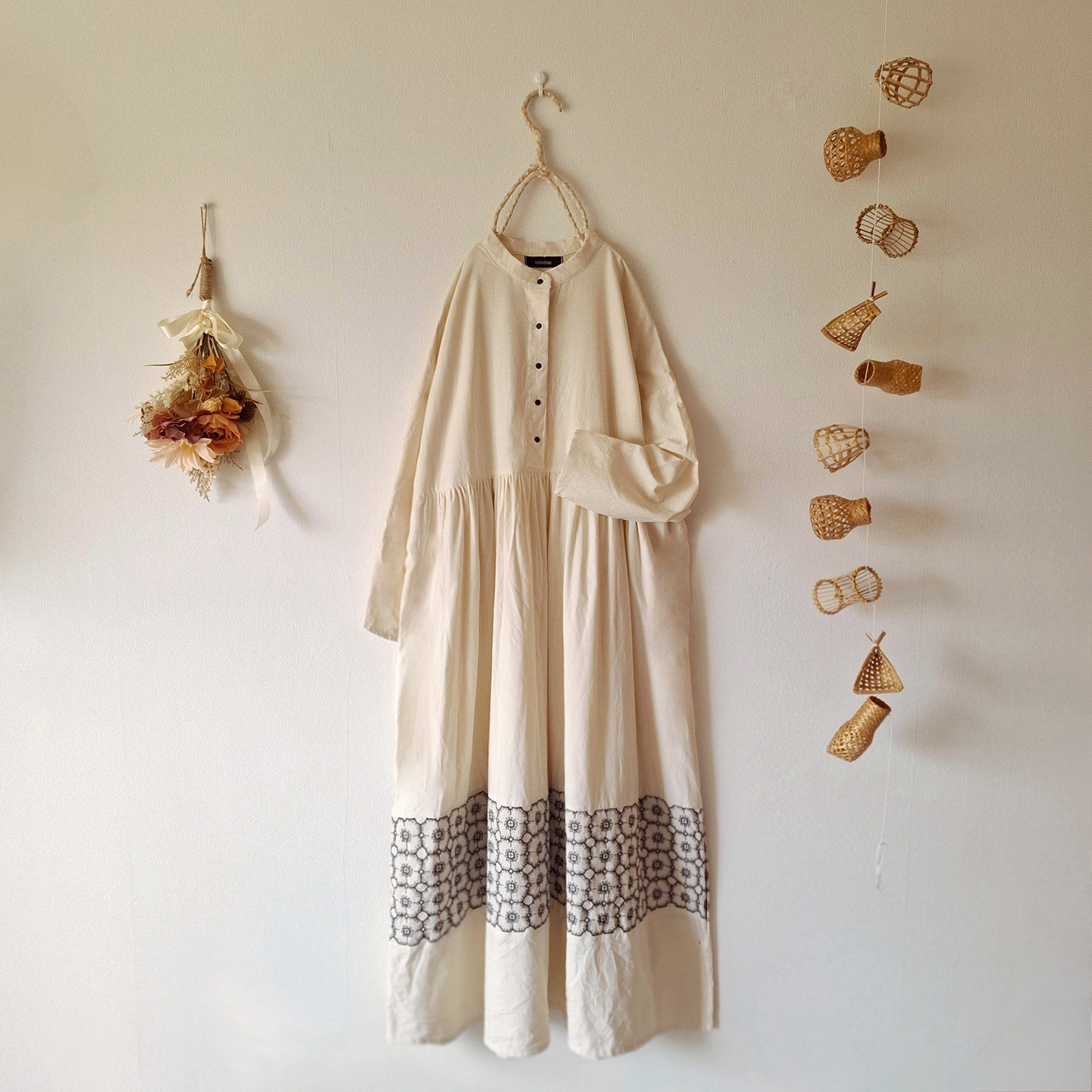 バンドカラーワンピース 刺繍 フォーマル