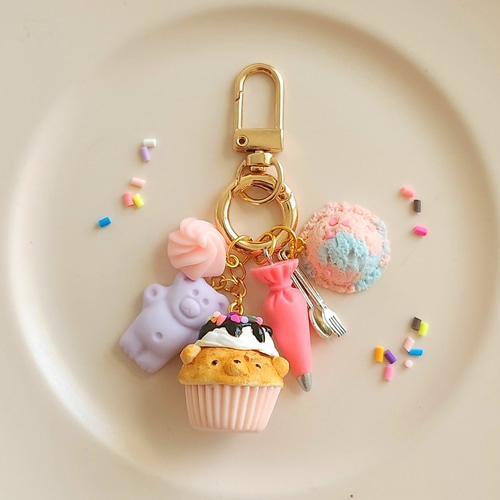 くまさんカラフルカップケーキ 】/ キーホルダー / チョコスプレー 