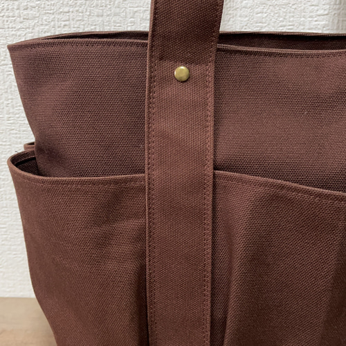 ポケットいっぱいトートバッグ 帆布生地 チョコ色 トートバッグ haru