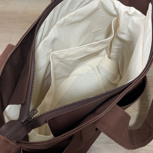 ポケットいっぱいトートバッグ 帆布生地 チョコ色 トートバッグ haru