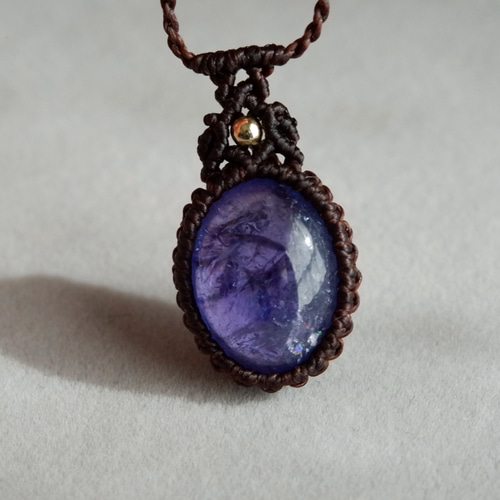 緑来如』フックサイトシリカとグリーンカイヤナイトのマクラメ