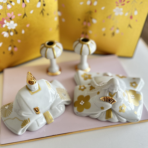 送料無料 雛人形 スワロフスキーの金色の陶器のお雛様（梅と松