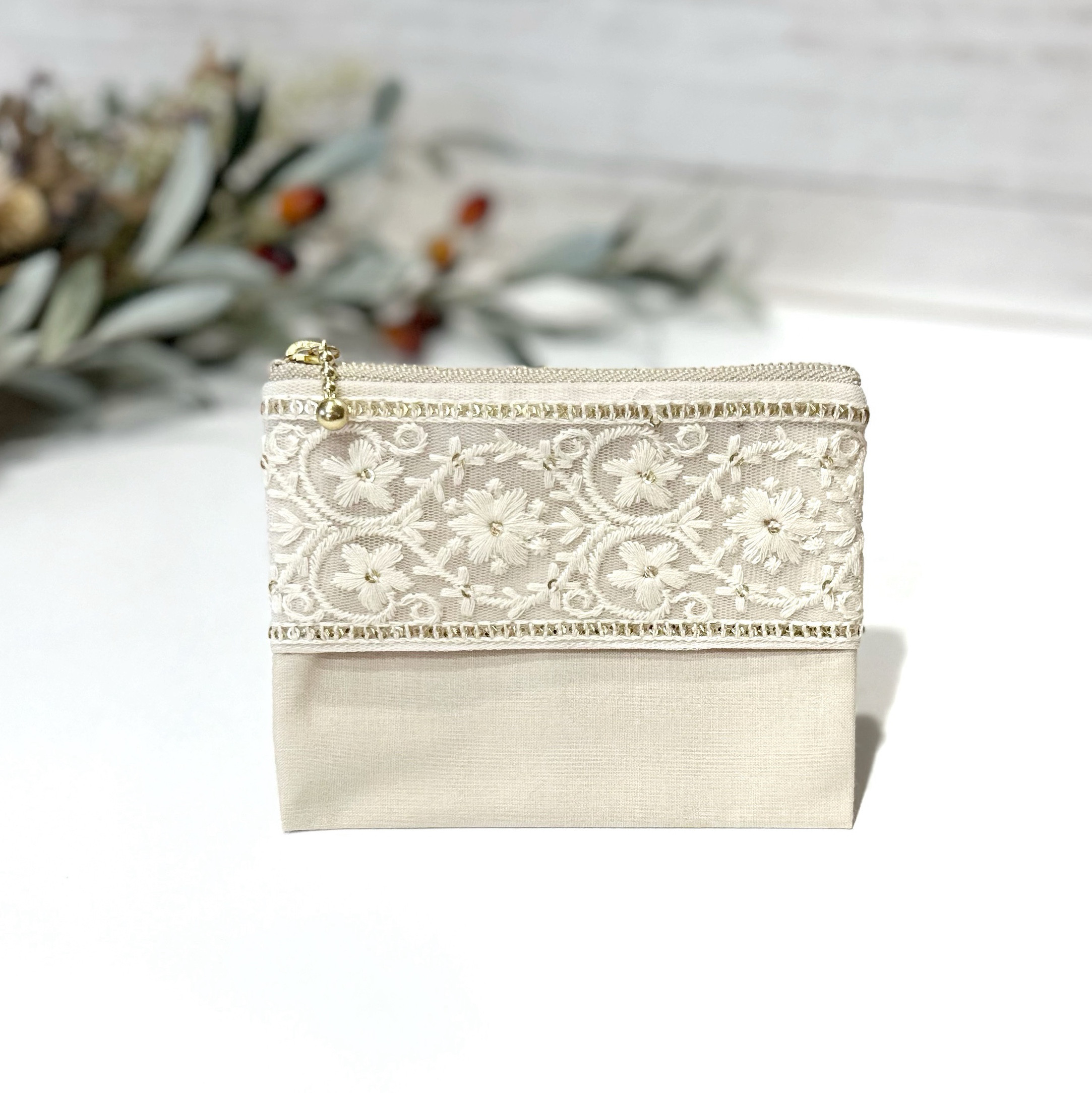 ポケットティッシュケース　インド刺繍リボン　オフホワイト　合皮　No.11