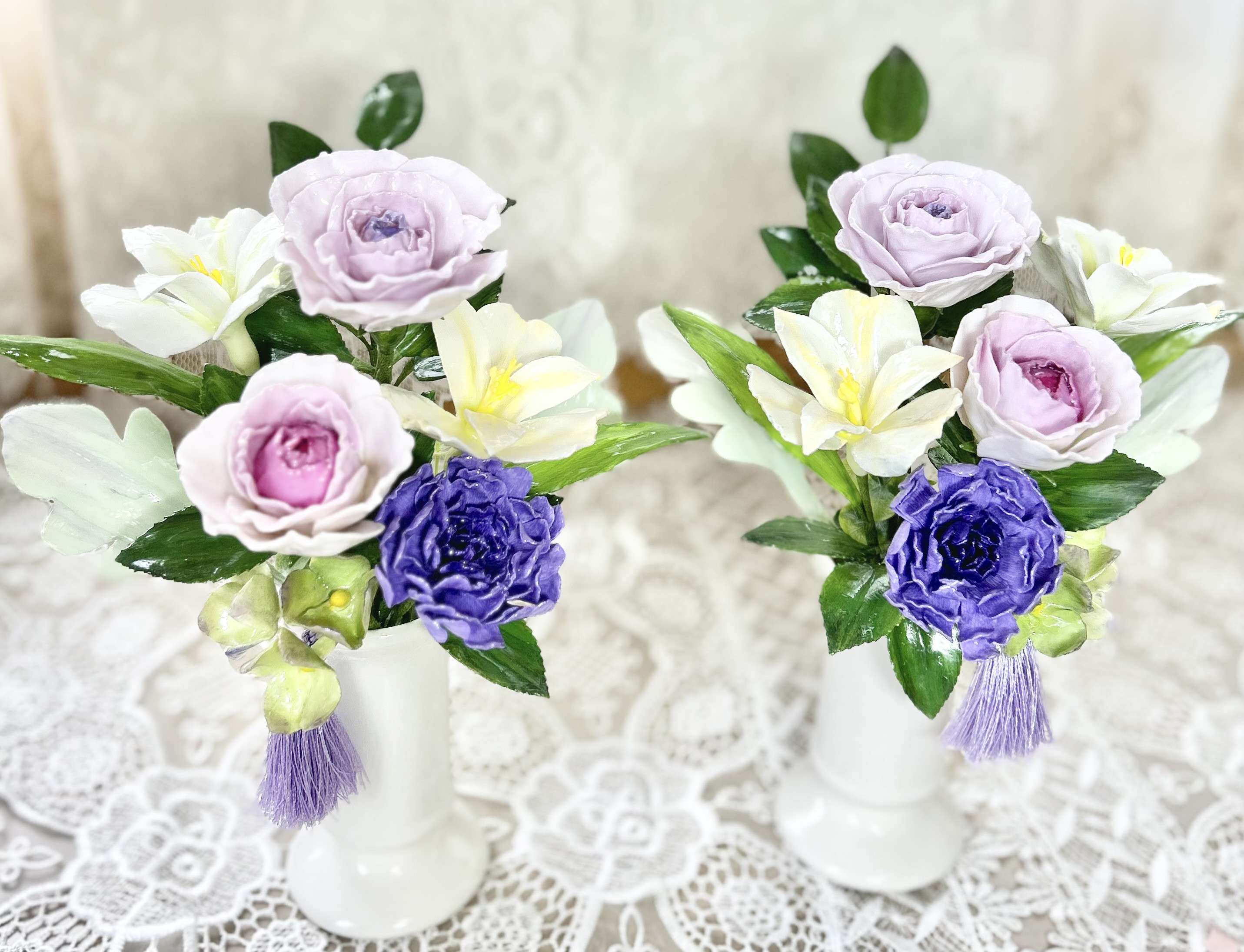 ロウの花の仏花