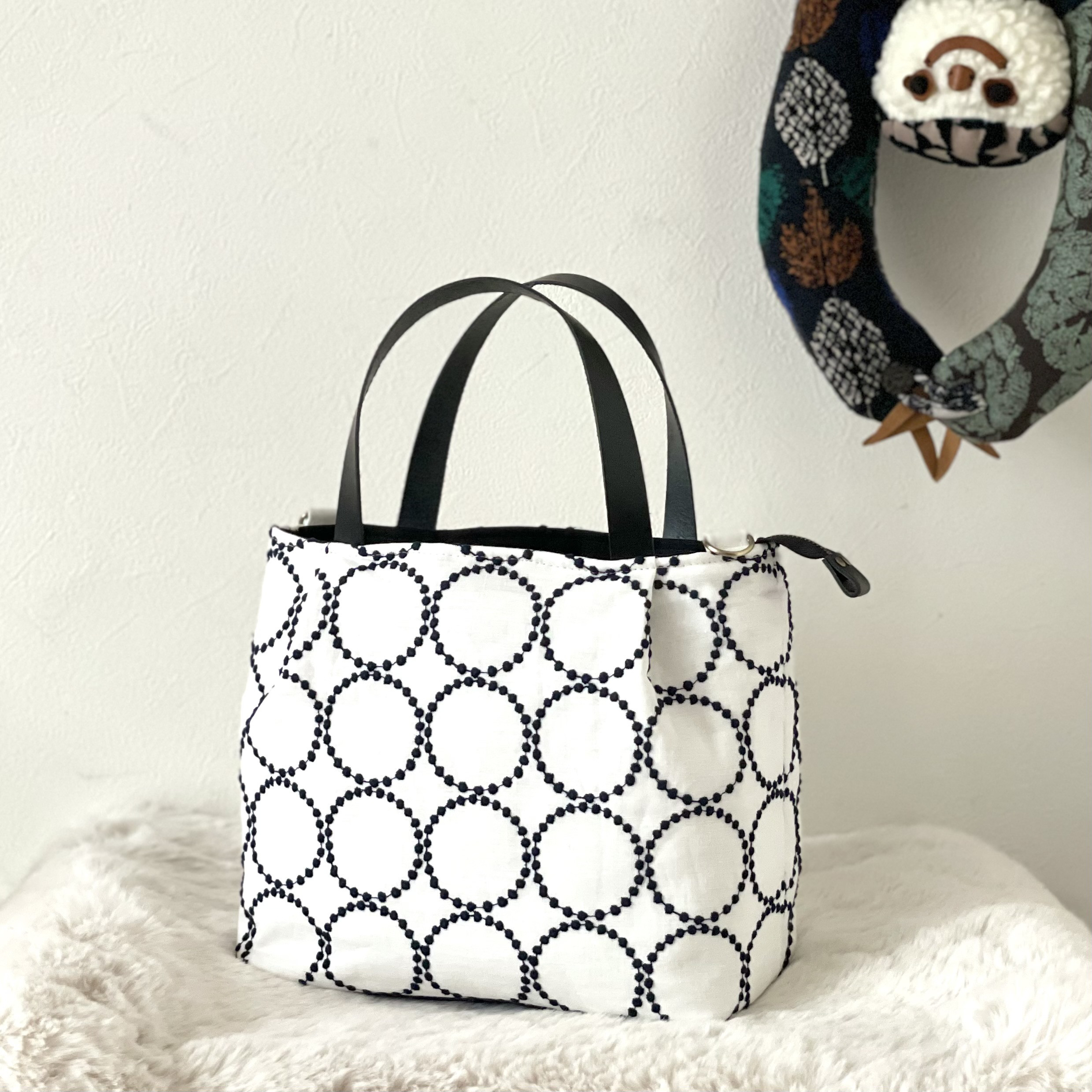 ⚮̈ミナペルホネン tambourine navy かくれんぼトート タック入